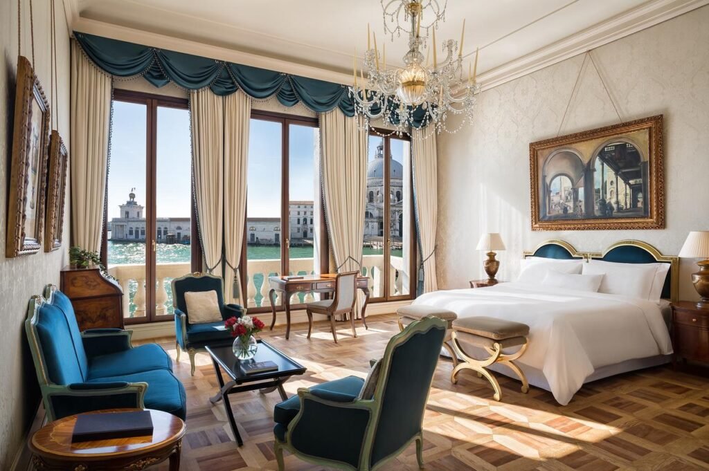 Discovering Culture: Top Hotels for Unique Experiences