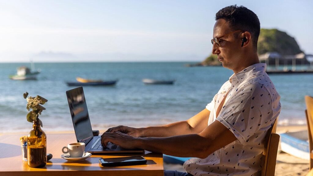 Essential Tech Accessories Every Digital Nomad Needs