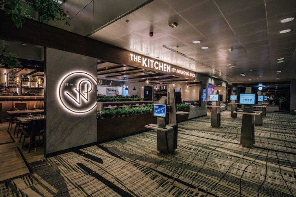 Jet-Set Eats: Discover the Best Airport Dining Delights